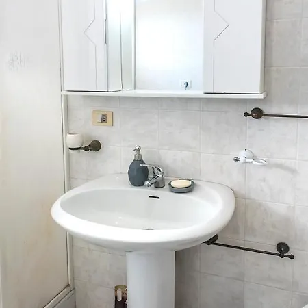P005 - Porto Recanati, Ampio Quadrilocale In Posizione 아파트 포르토레카나티
