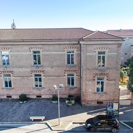 P005 - Porto Recanati, Ampio Quadrilocale In Posizione Porto Recanati